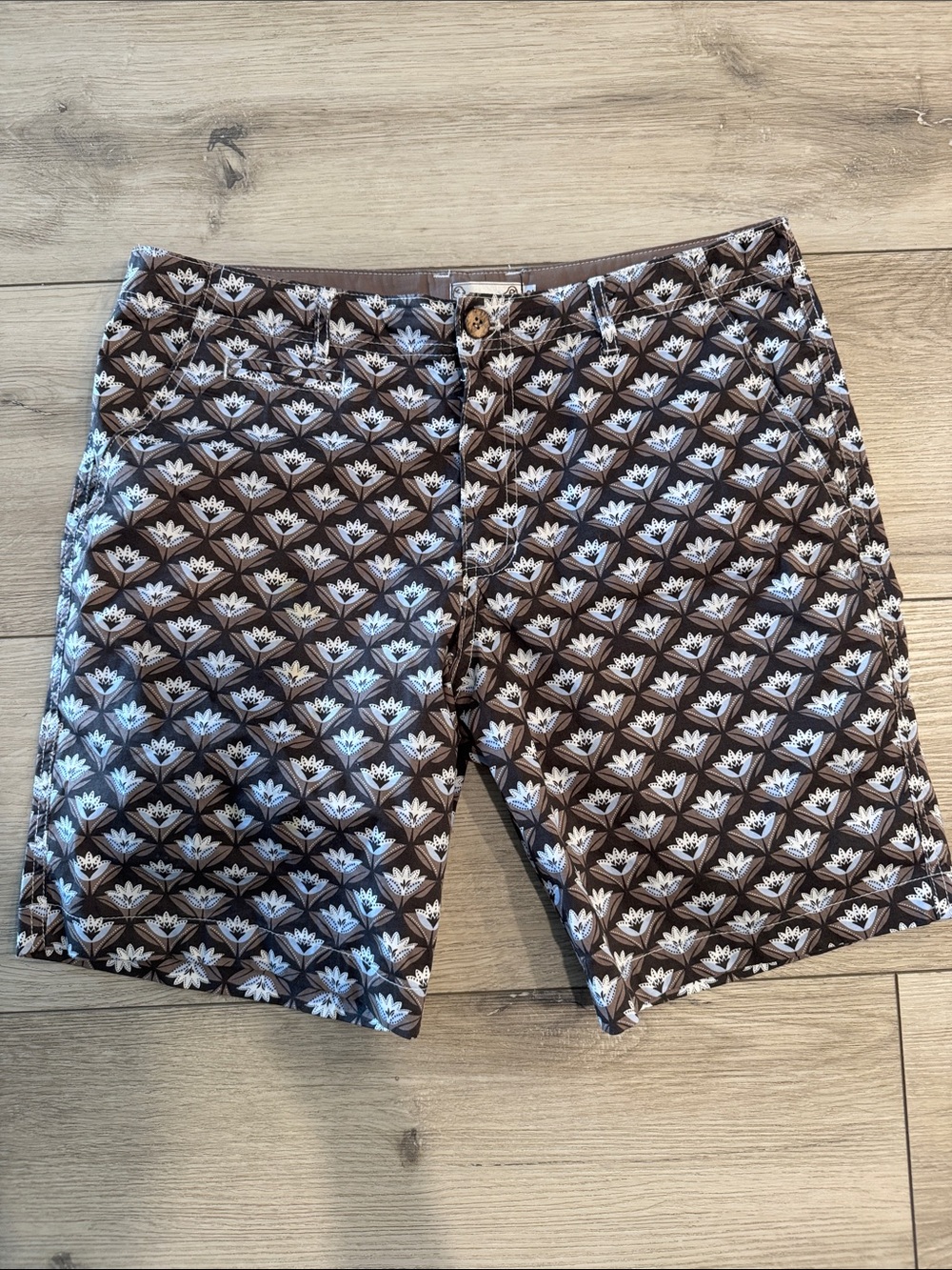 Men's Brown Floral Print Flat-Front Shorts